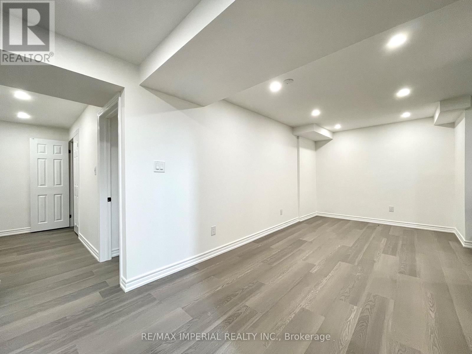 BSMT - 40 BREWSLAND CRESCENT Image 8