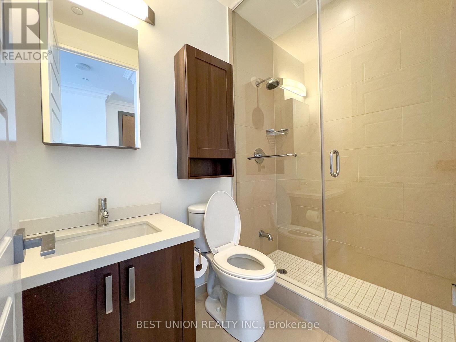 RG08 - 18 UPTOWN DRIVE Image 15