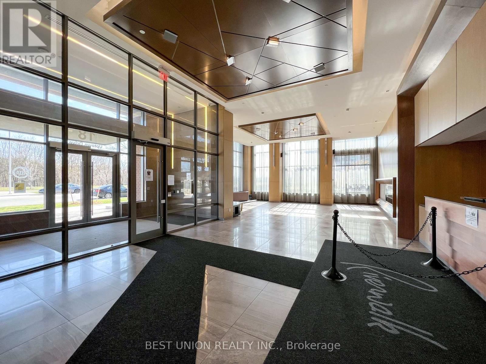 RG08 - 18 UPTOWN DRIVE Image 2