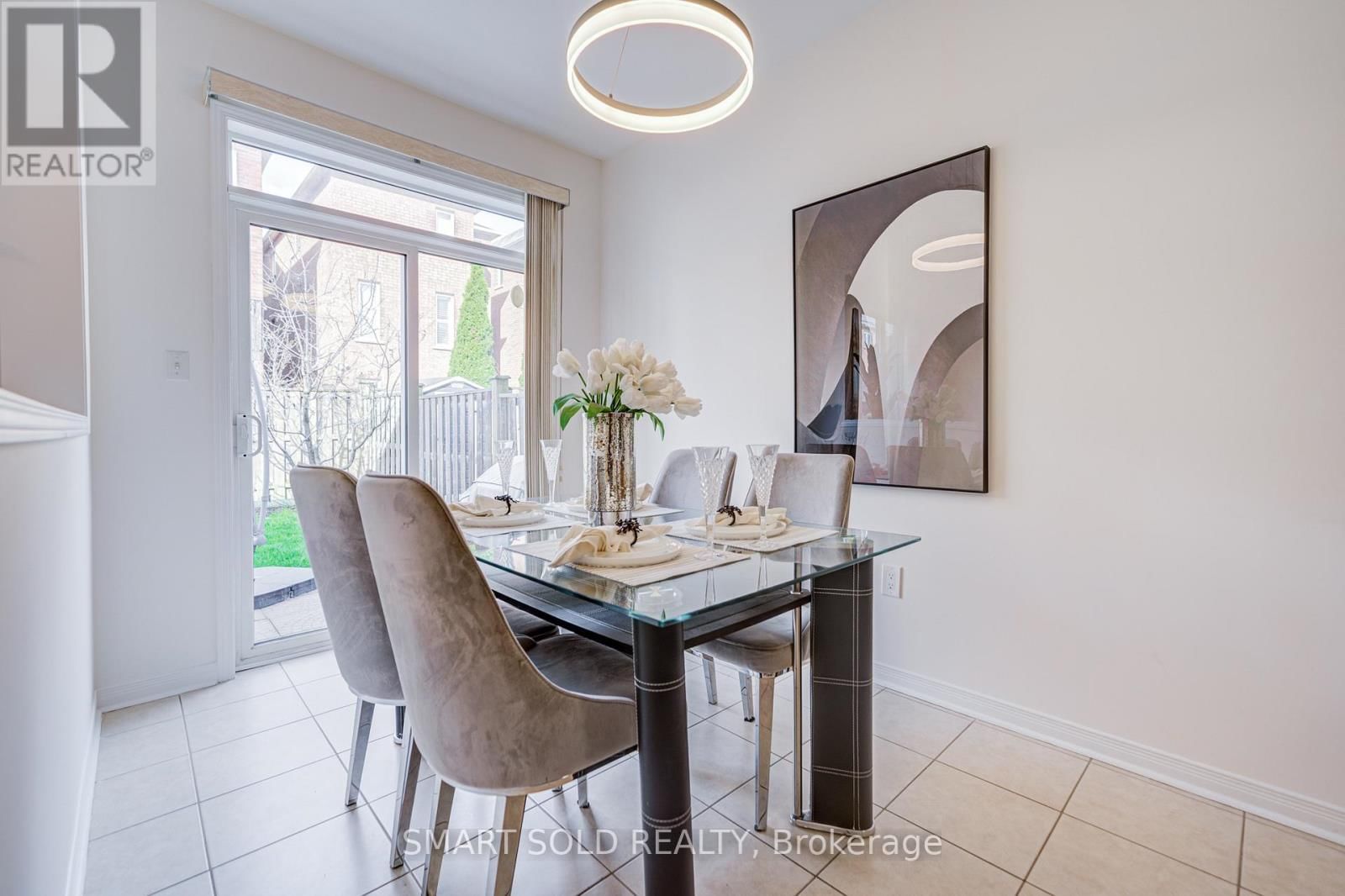 28 CATALPA CRESCENT Image 15