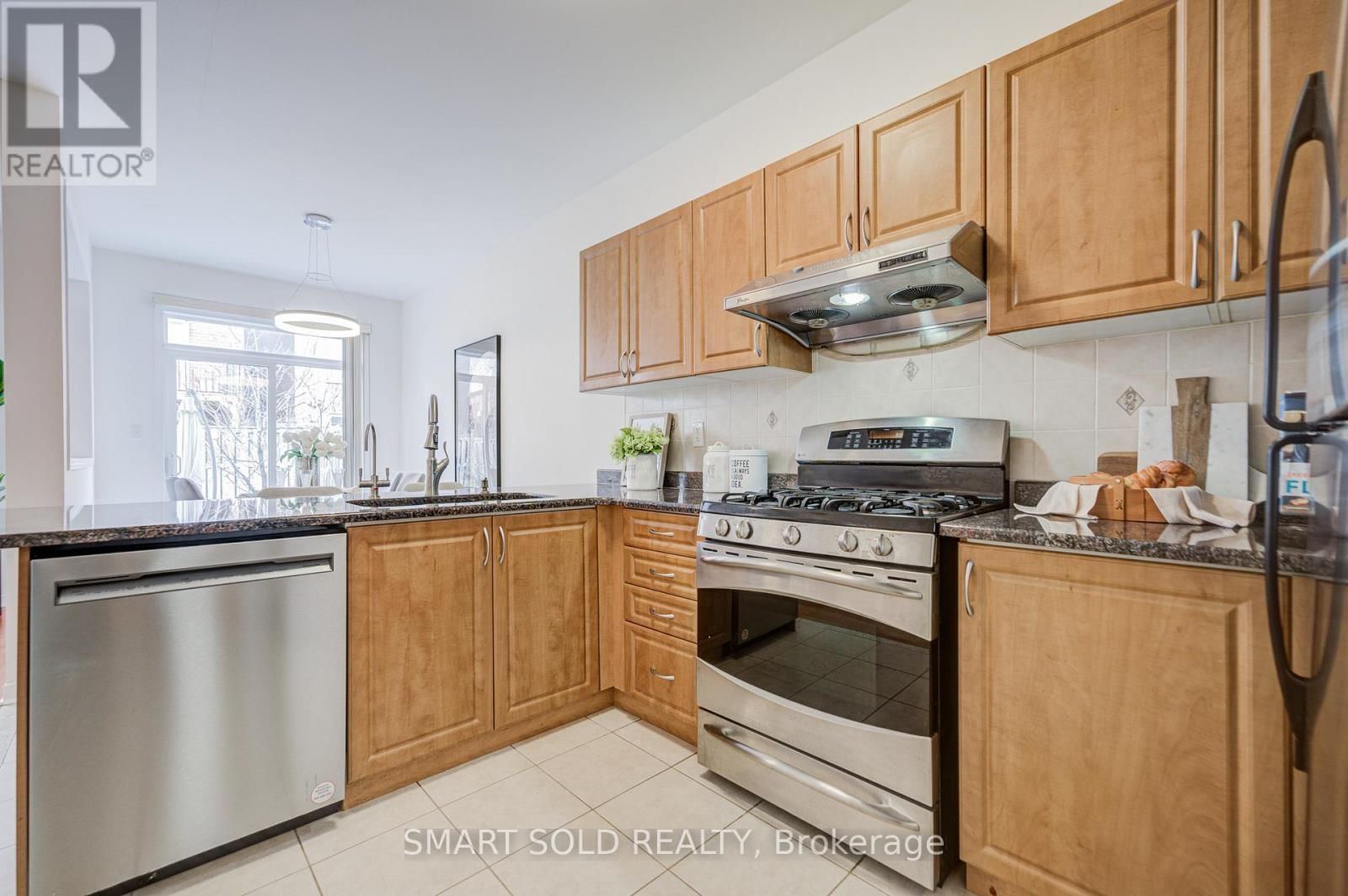 28 CATALPA CRESCENT Image 19