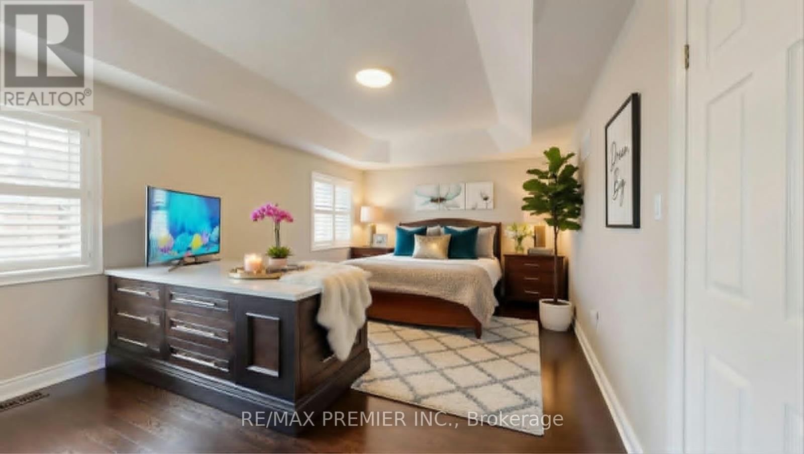 48 HERON HOLLOW AVENUE Image 10