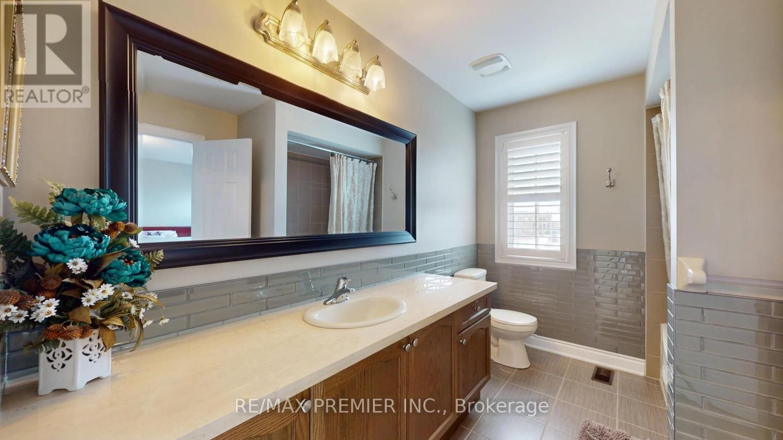 48 HERON HOLLOW AVENUE Image 13