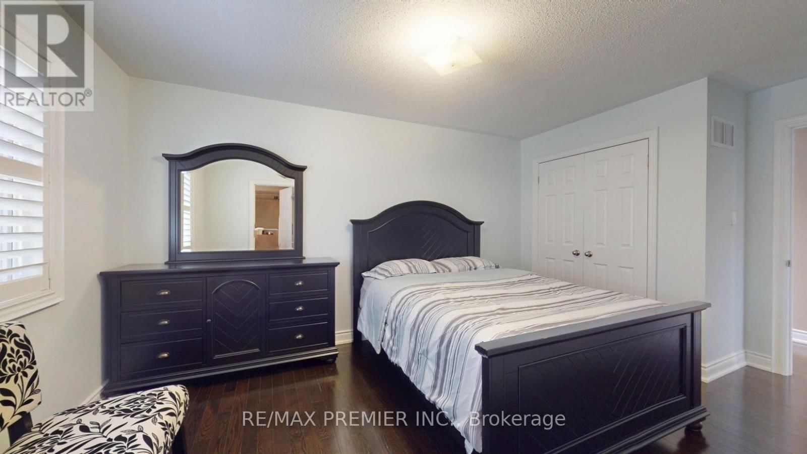 48 HERON HOLLOW AVENUE Image 15