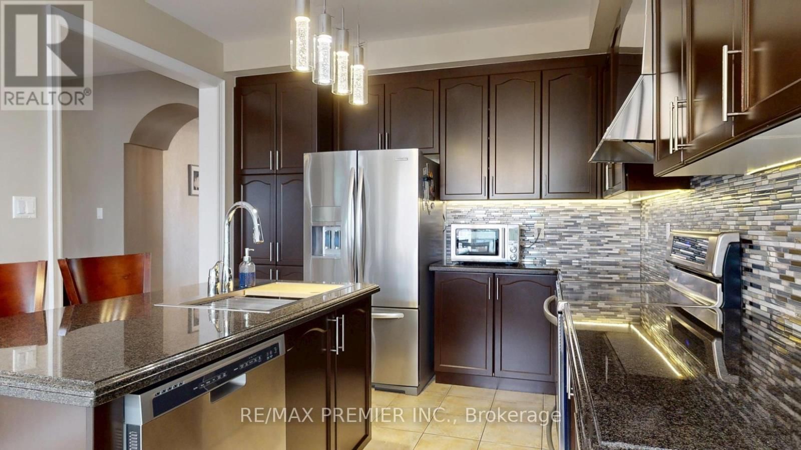 48 HERON HOLLOW AVENUE Image 6