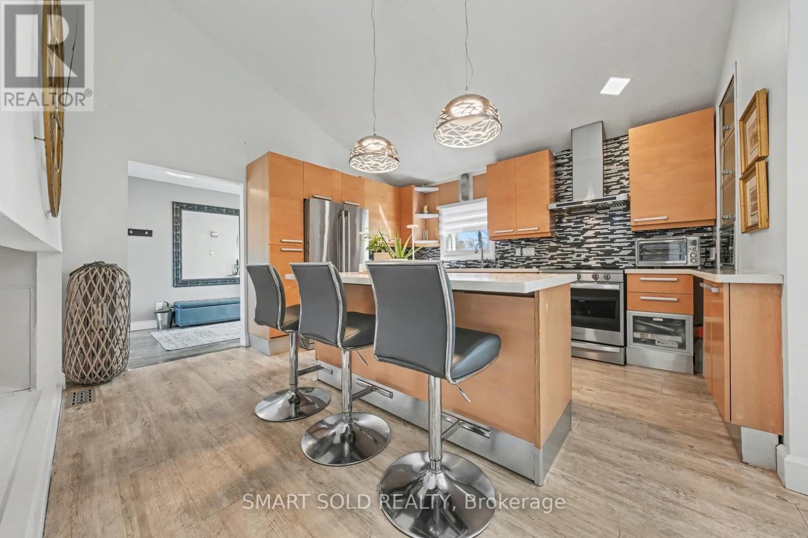 210 PARKVIEW DRIVE Image 10