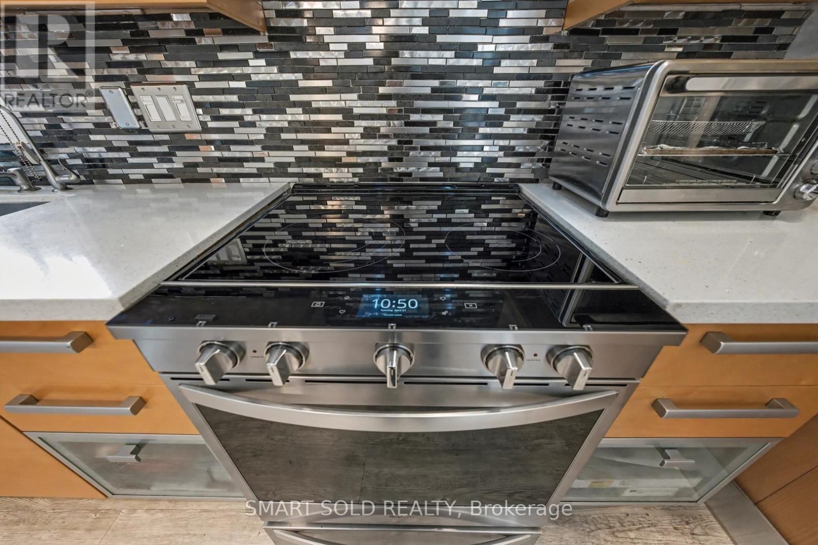 210 PARKVIEW DRIVE Image 11