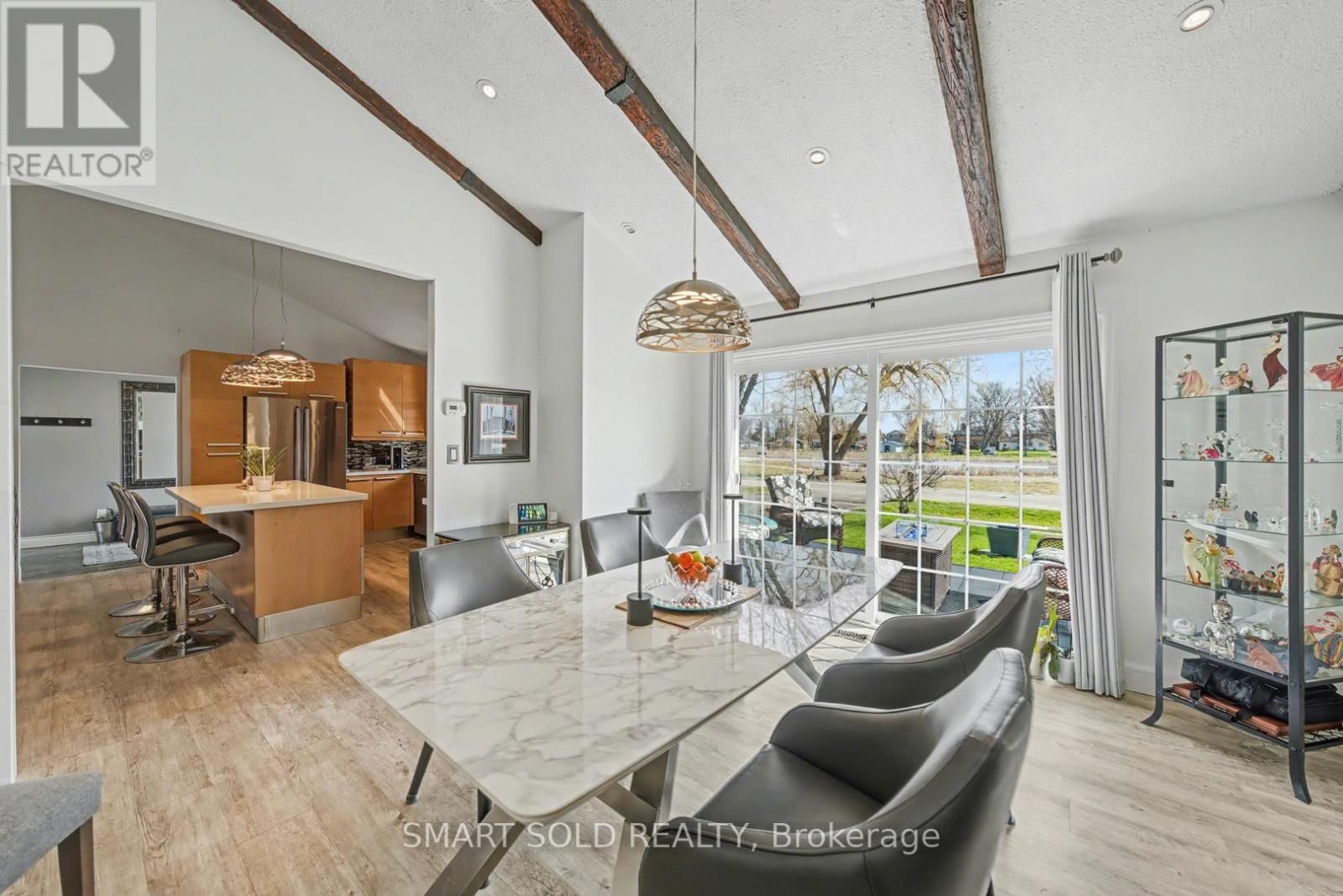 210 PARKVIEW DRIVE Image 16