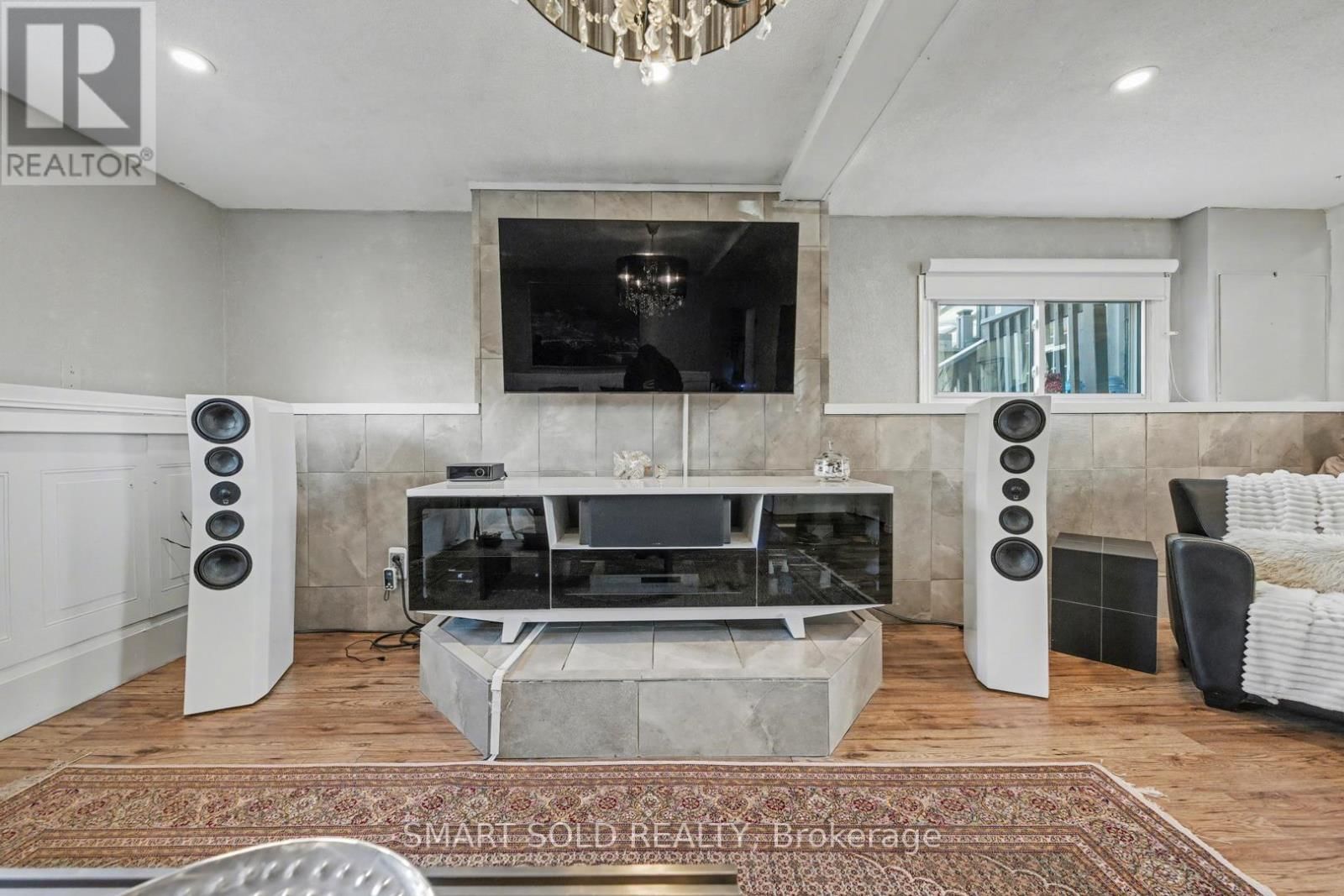 210 PARKVIEW DRIVE Image 36