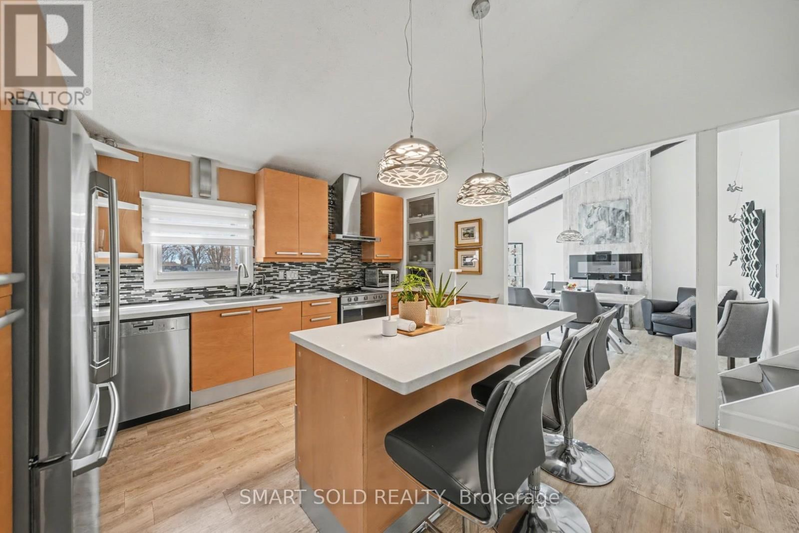 210 PARKVIEW DRIVE Image 7