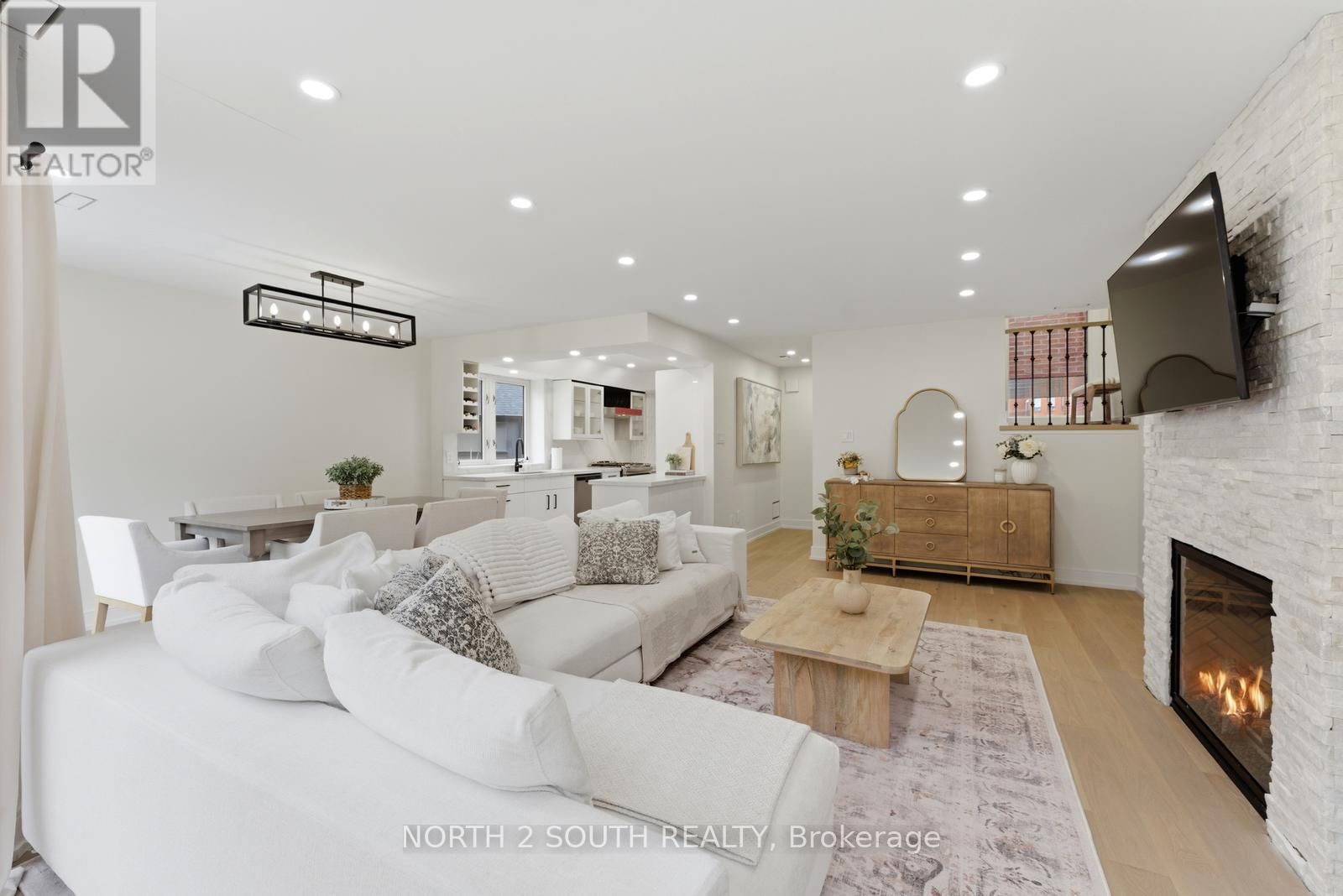 TH 23 - 100 ARBORS LANE Image 12