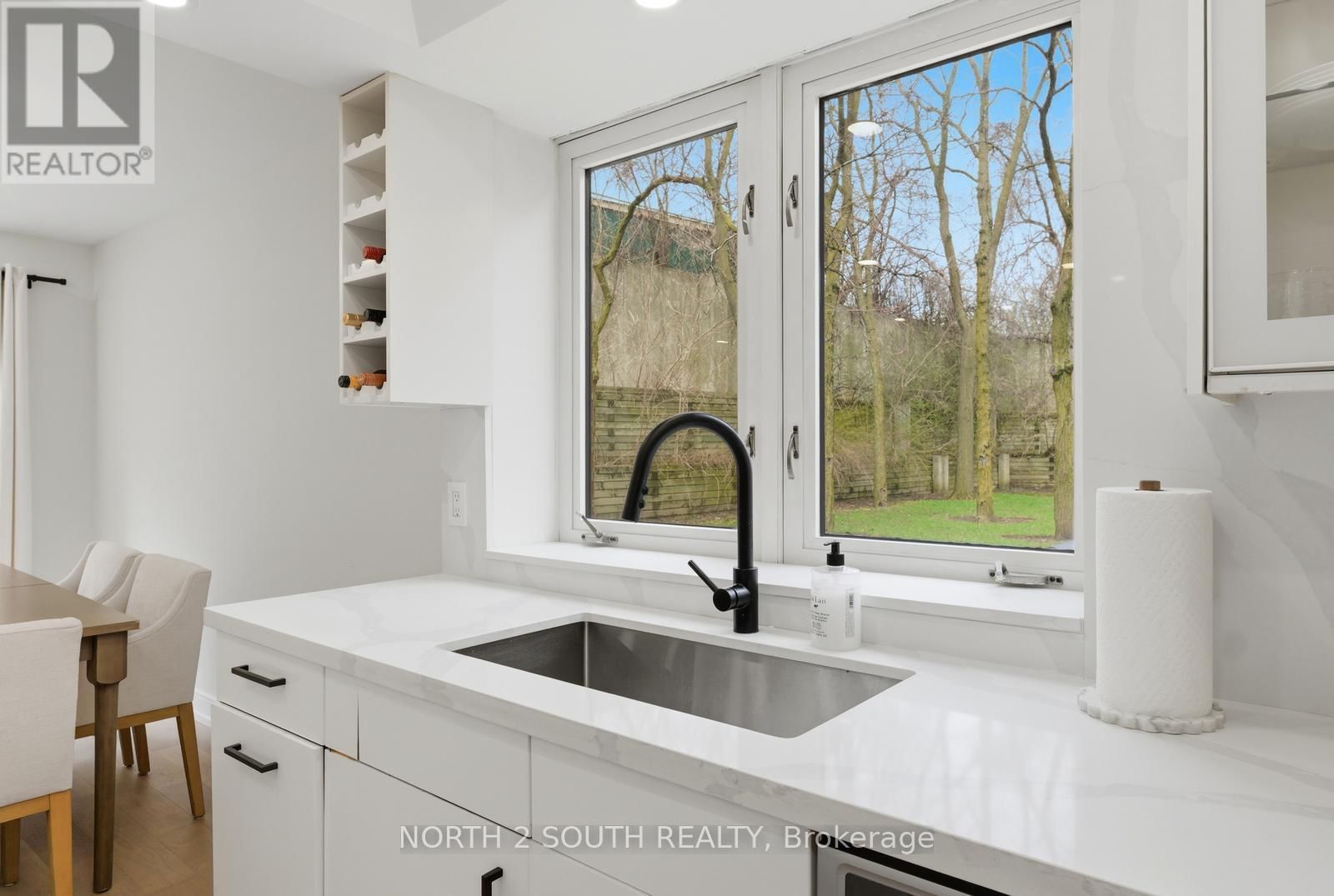 TH 23 - 100 ARBORS LANE Image 19