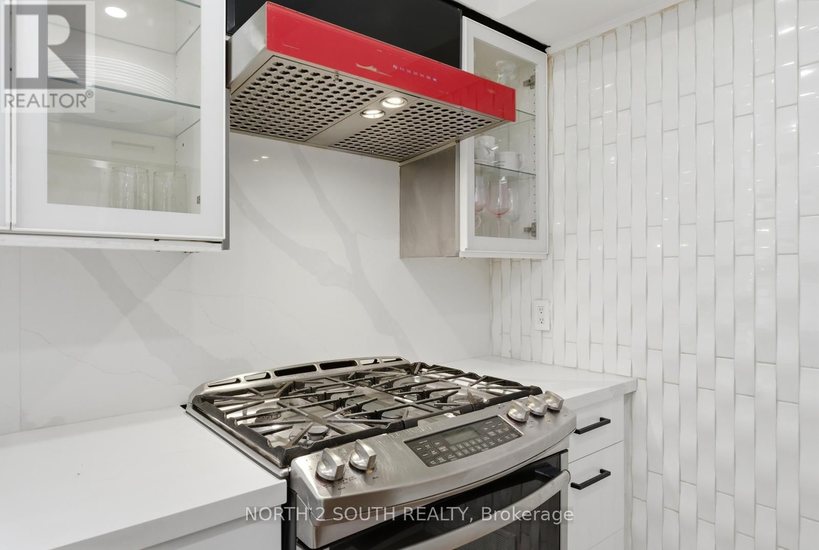 TH 23 - 100 ARBORS LANE Image 20