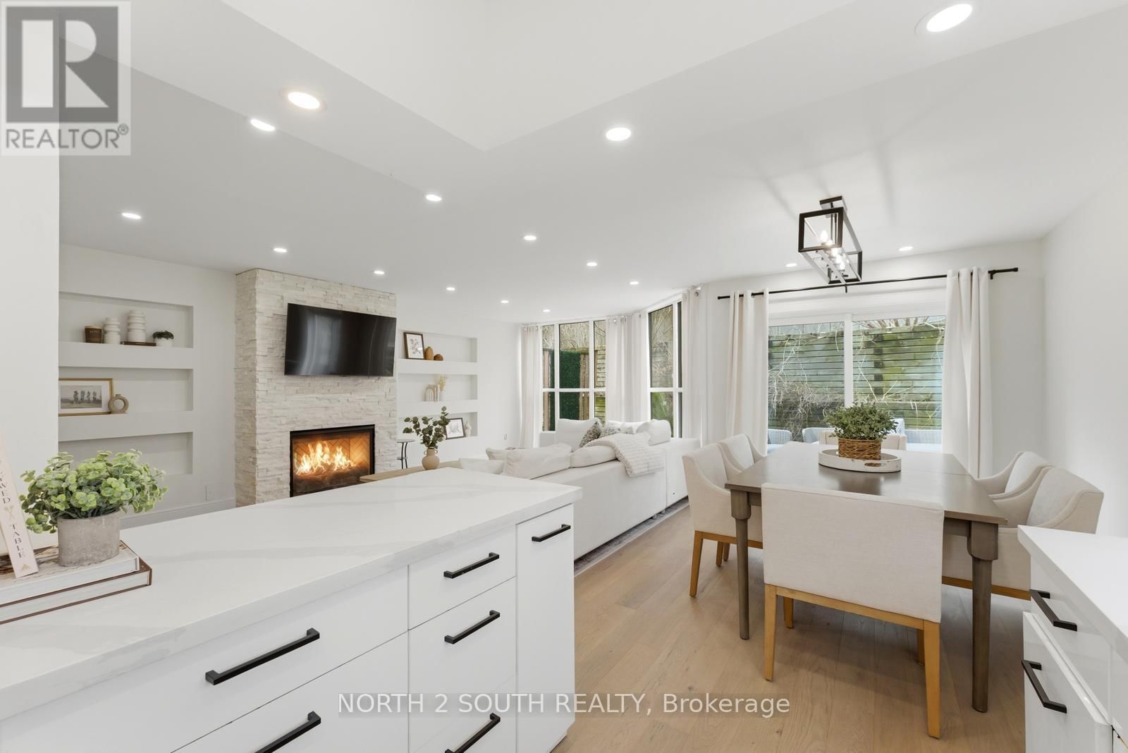 TH 23 - 100 ARBORS LANE Image 22