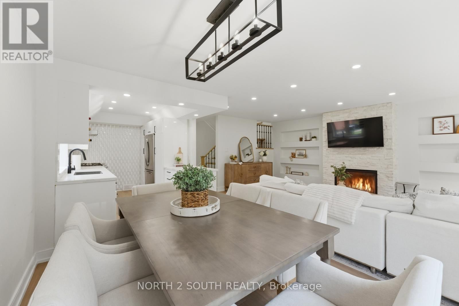 TH 23 - 100 ARBORS LANE Image 25