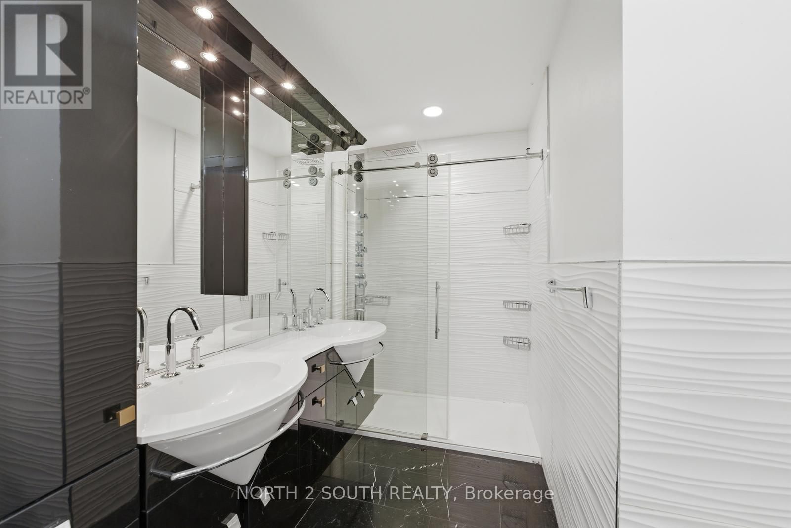 TH 23 - 100 ARBORS LANE Image 37