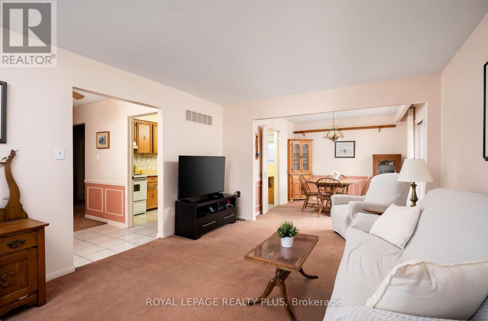 222 CENTRE STREET WEST Image 12