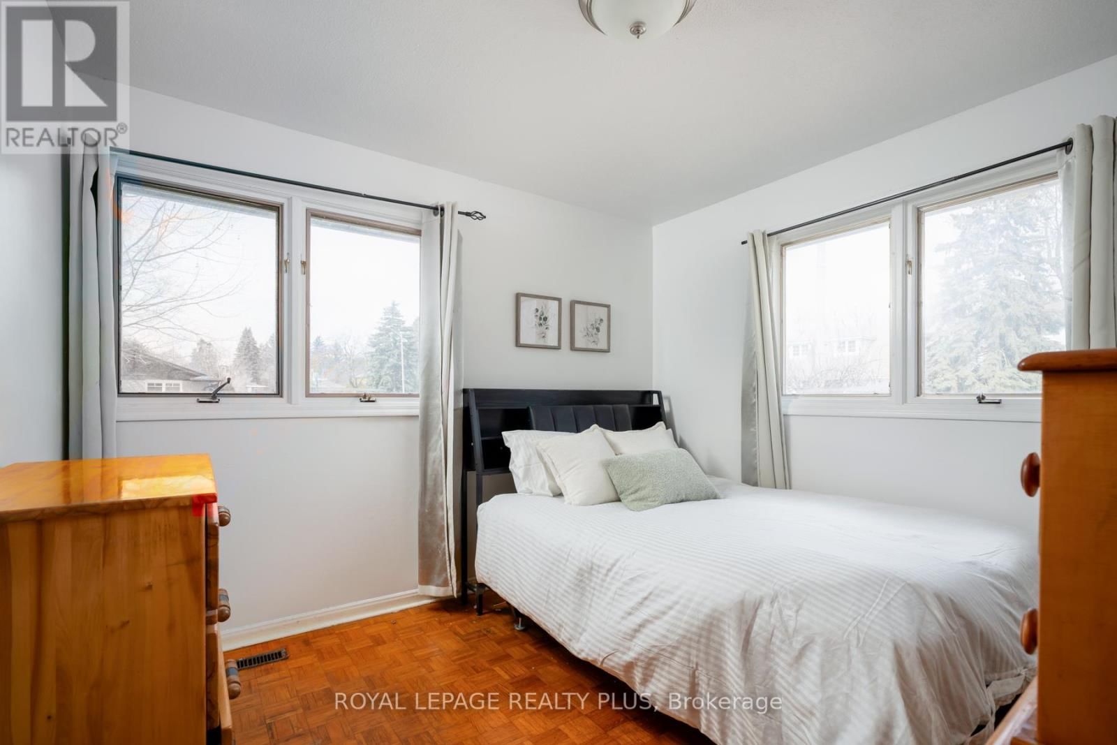 222 CENTRE STREET WEST Image 30