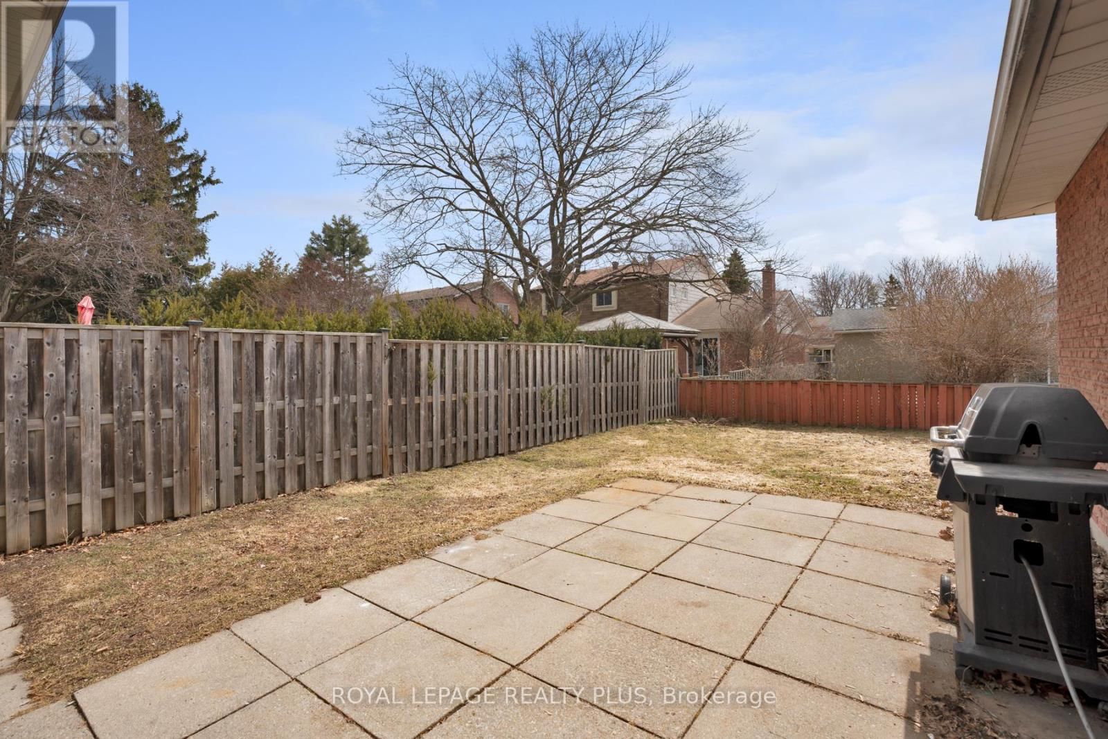 222 CENTRE STREET WEST Image 43