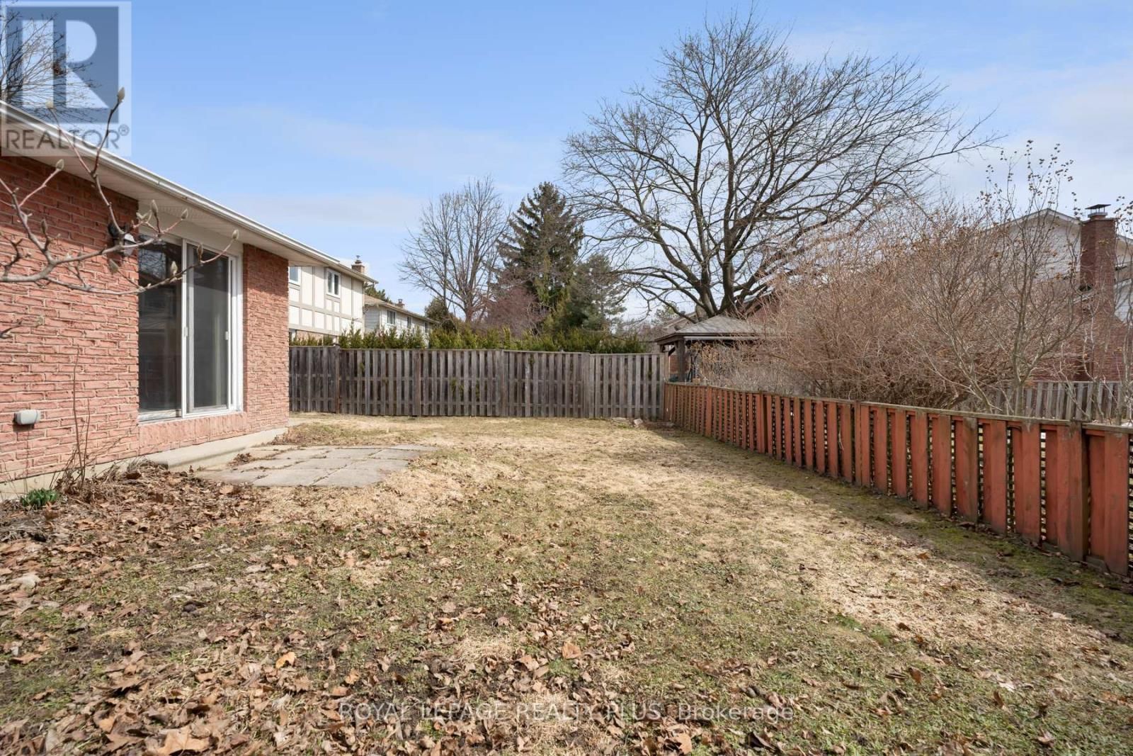 222 CENTRE STREET WEST Image 46