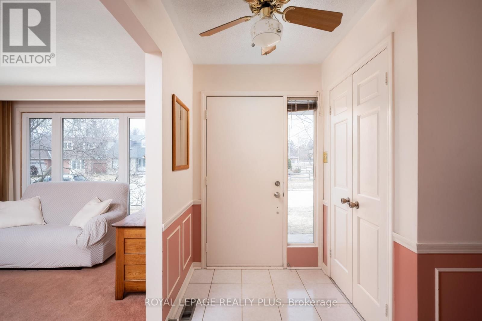 222 CENTRE STREET WEST Image 7