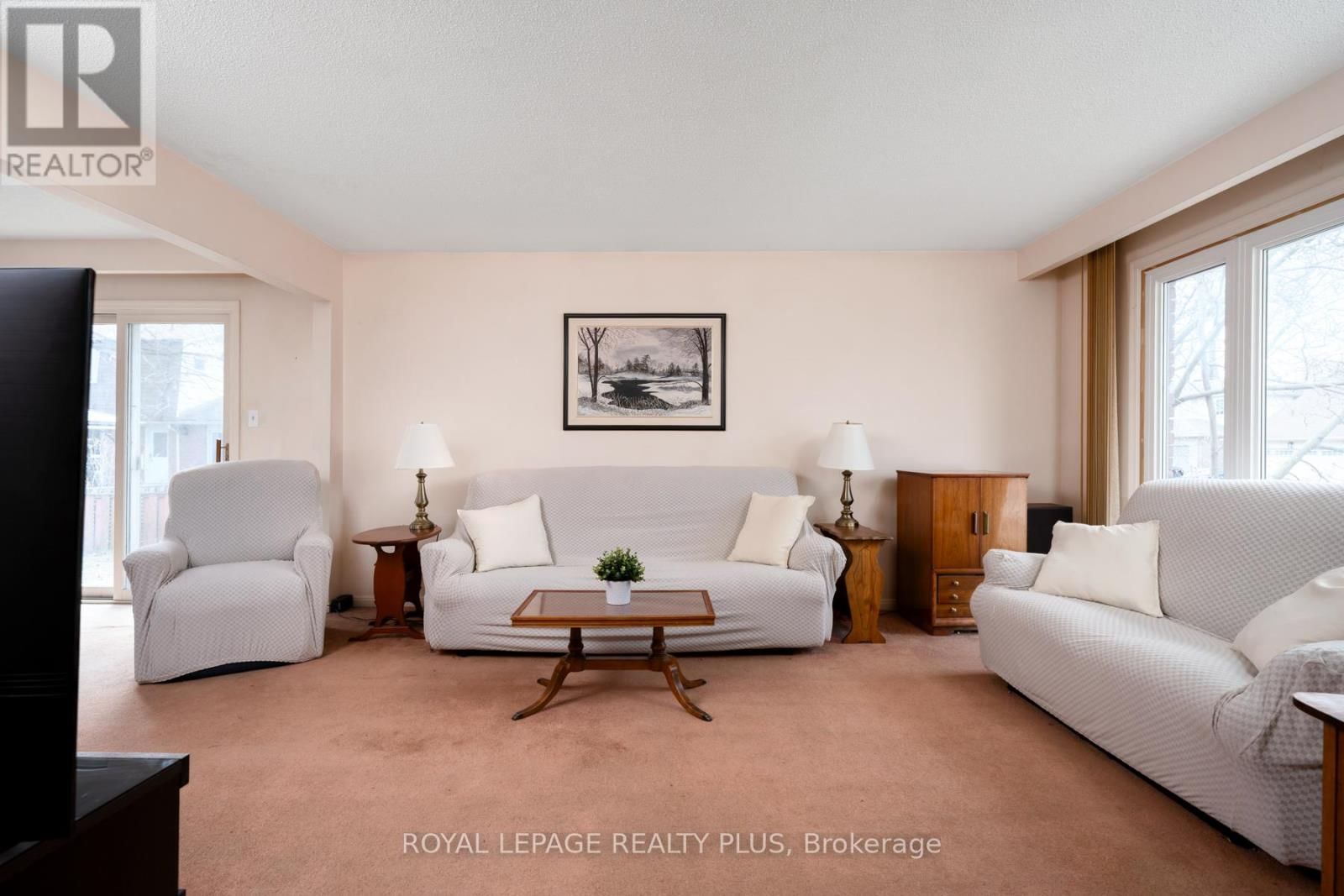 222 CENTRE STREET WEST Image 8