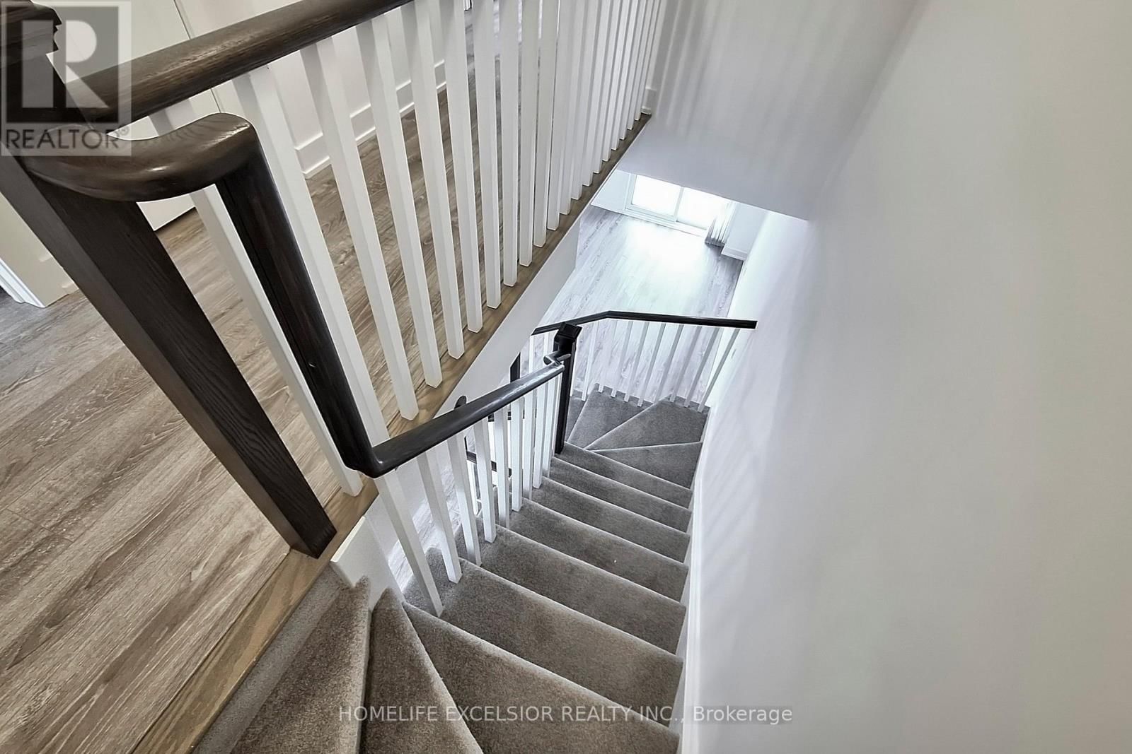 5456 MAIN STREET Image 15