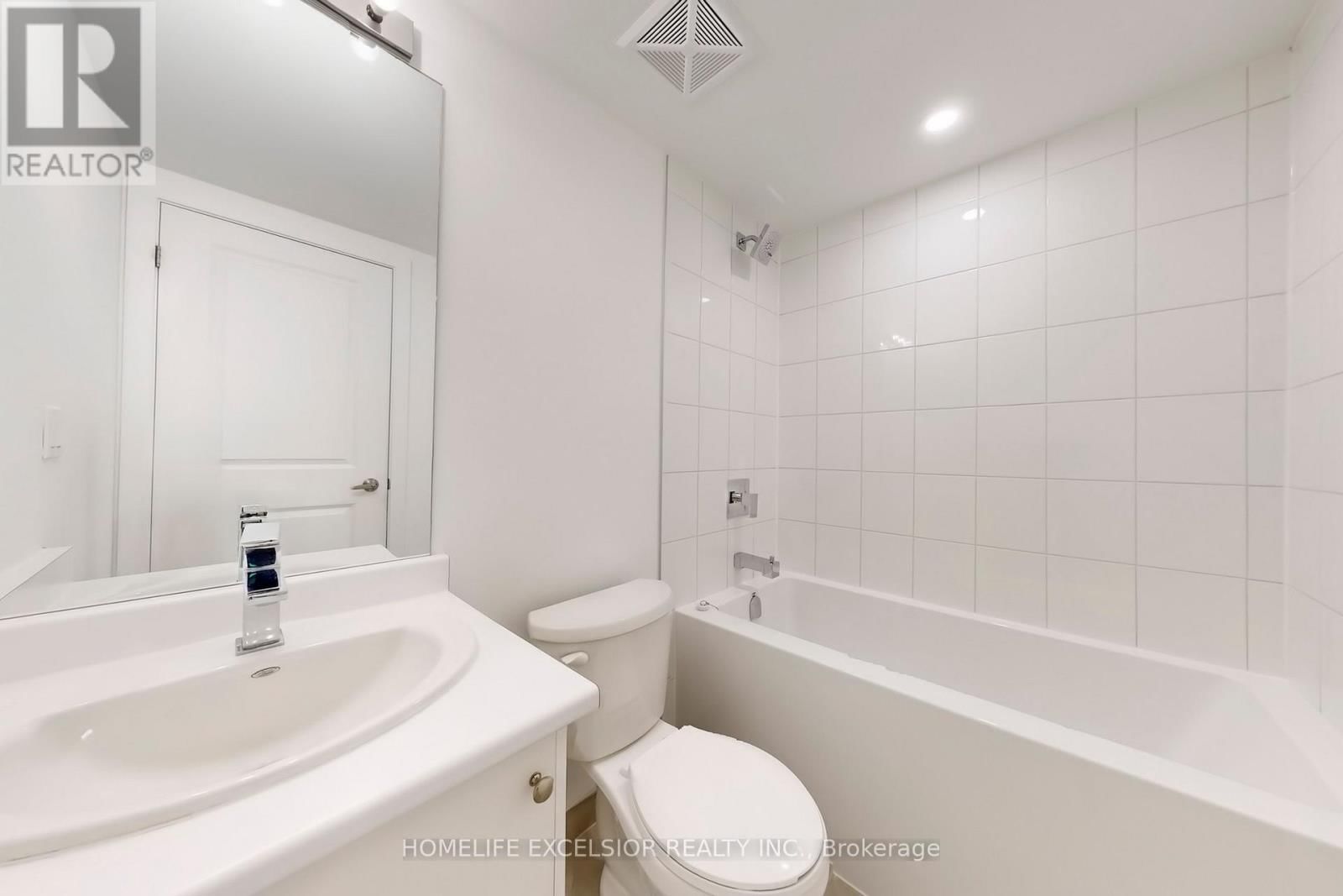 5456 MAIN STREET Image 26