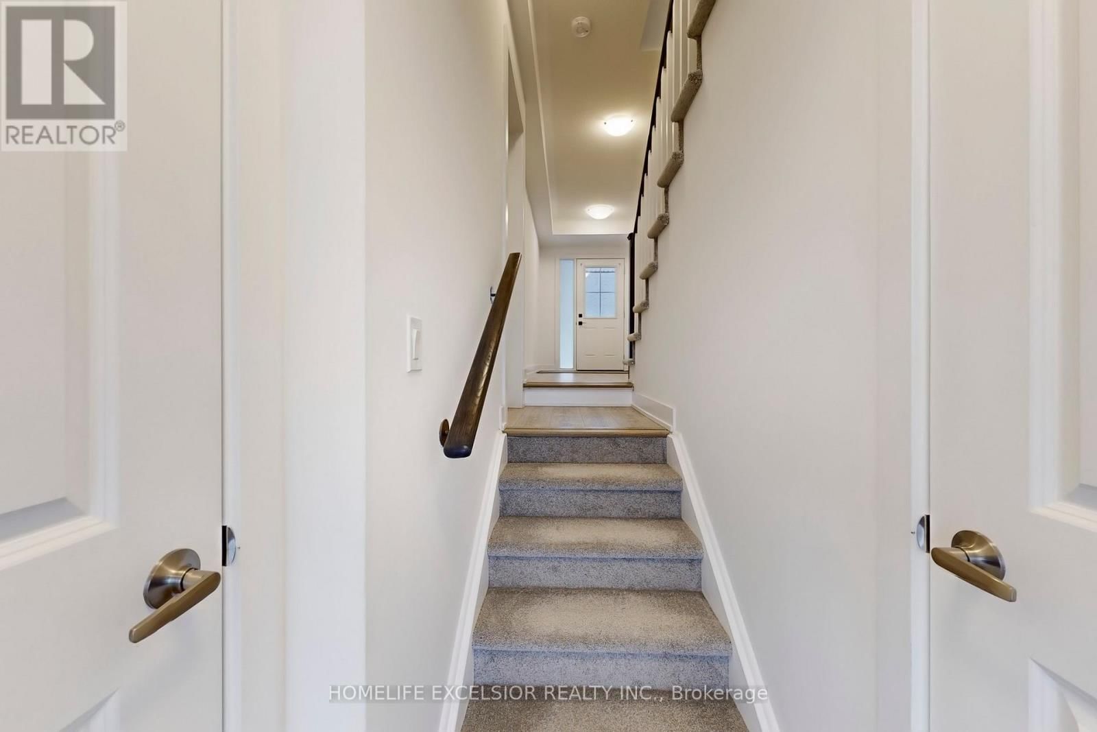 5456 MAIN STREET Image 29