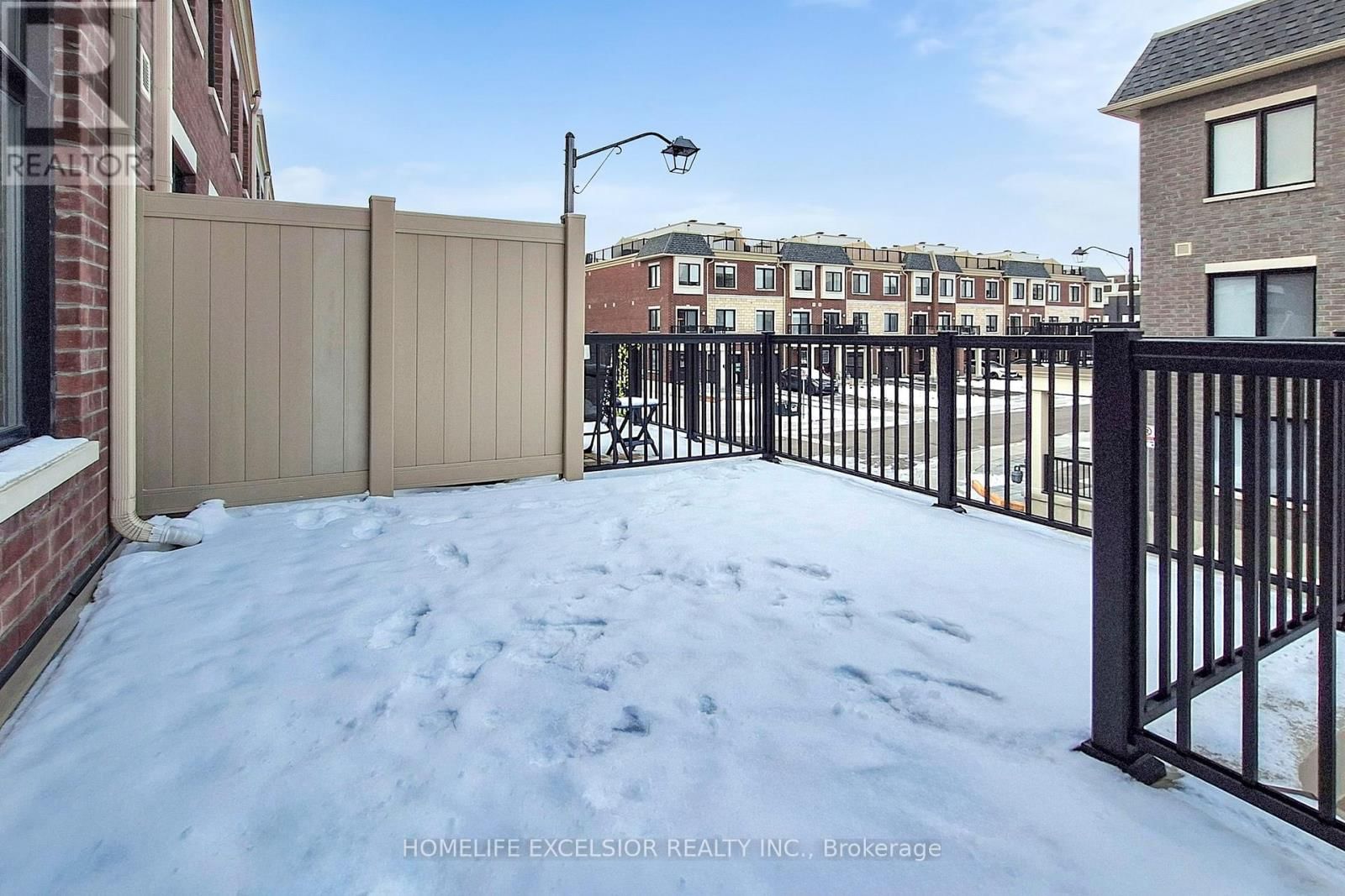 5456 MAIN STREET Image 33