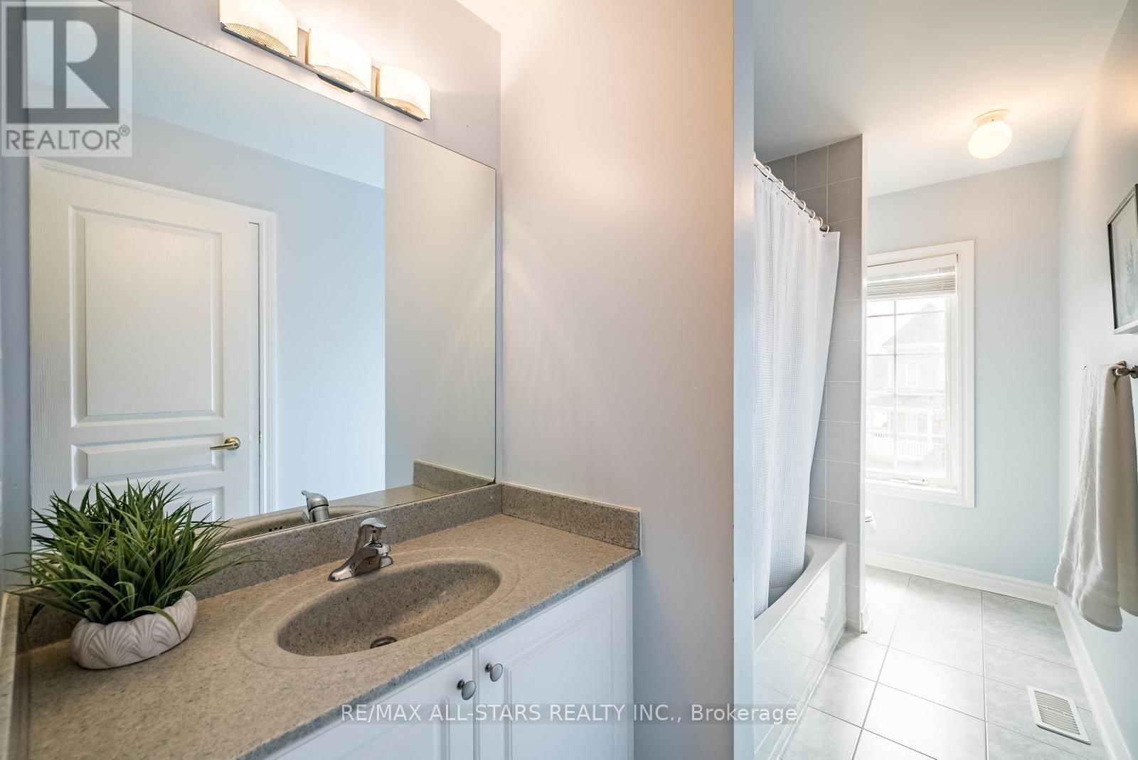 38 SUGARDALE STREET Image 37