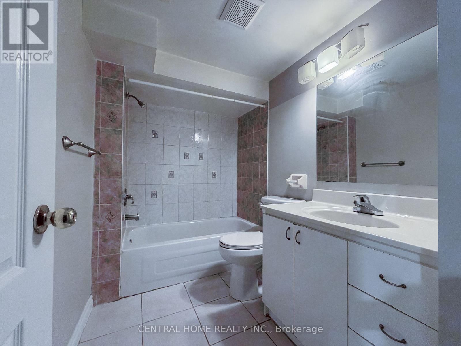 Bsmt - 46 CLIFTON COURT Image 13