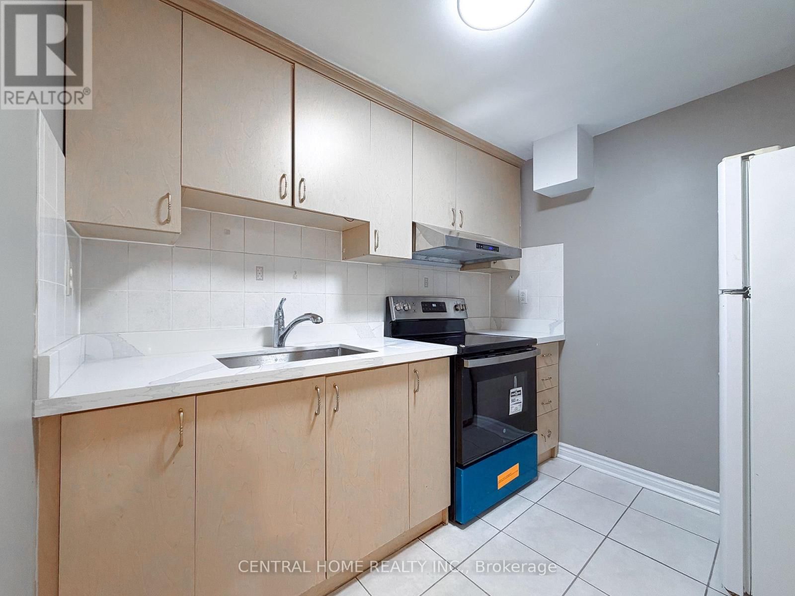 Bsmt - 46 CLIFTON COURT Image 6