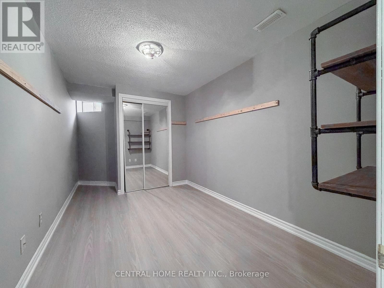 Bsmt - 46 CLIFTON COURT Image 7