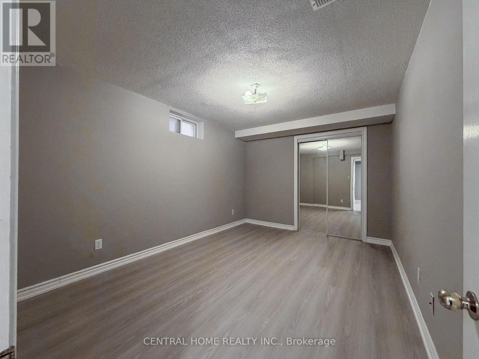 Bsmt - 46 CLIFTON COURT Image 9