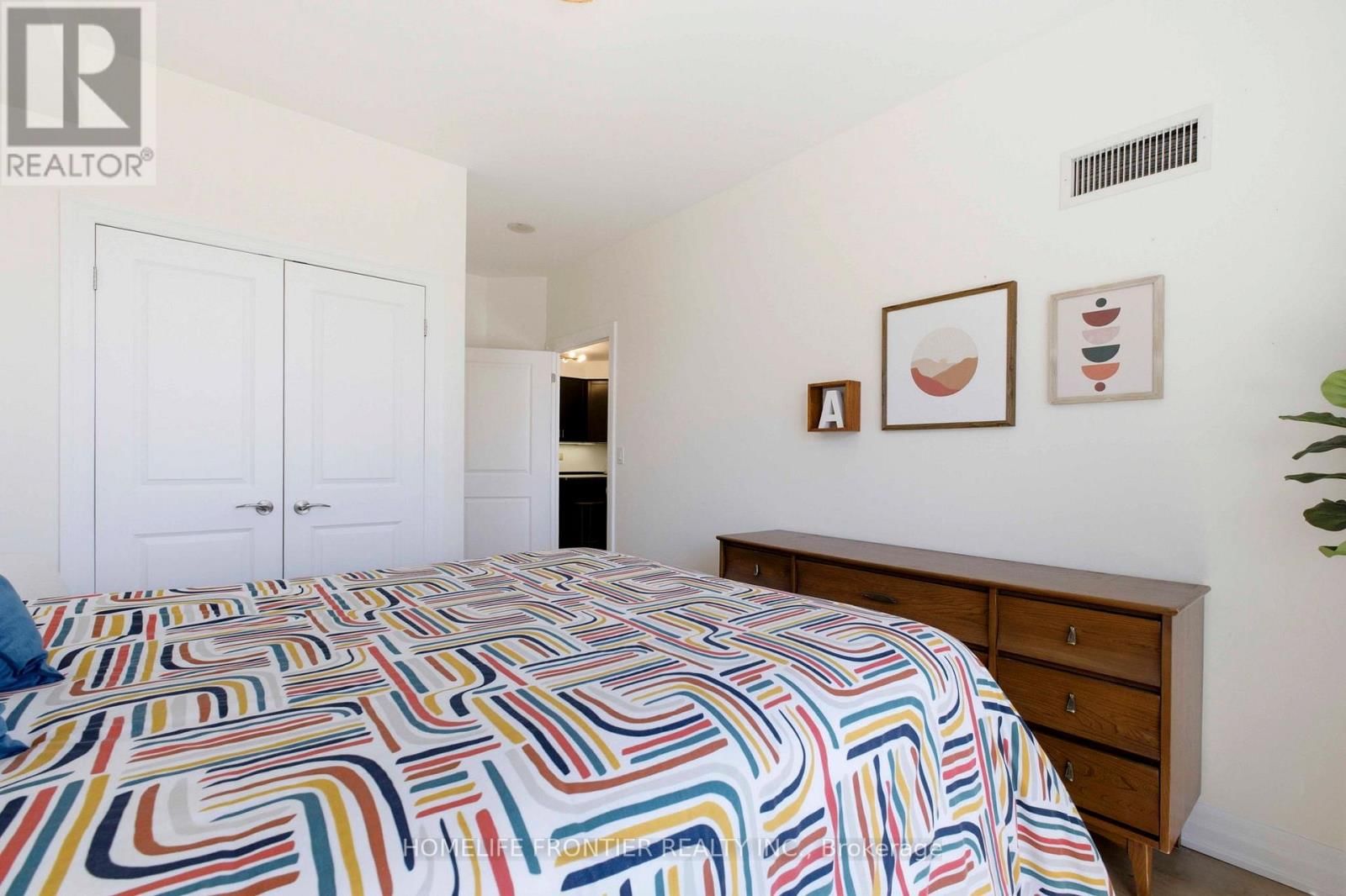 209 - 180 JOHN WEST WAY Image 21