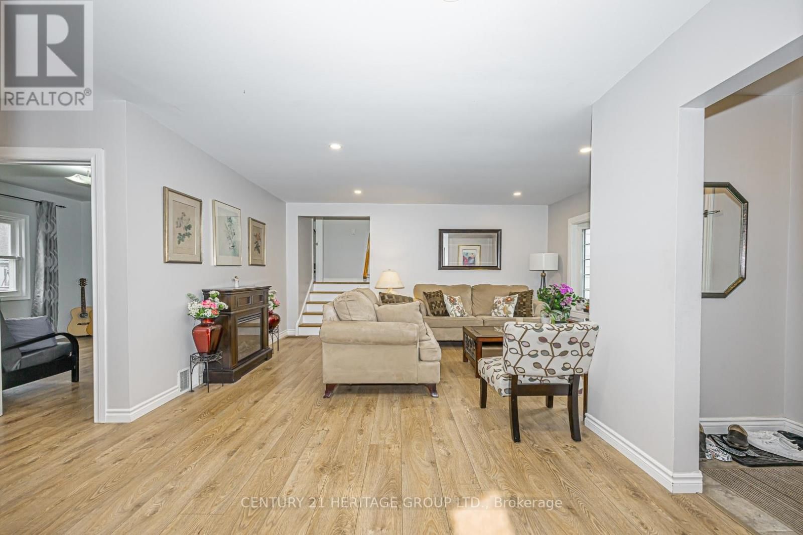 1059 GORHAM STREET Image 12