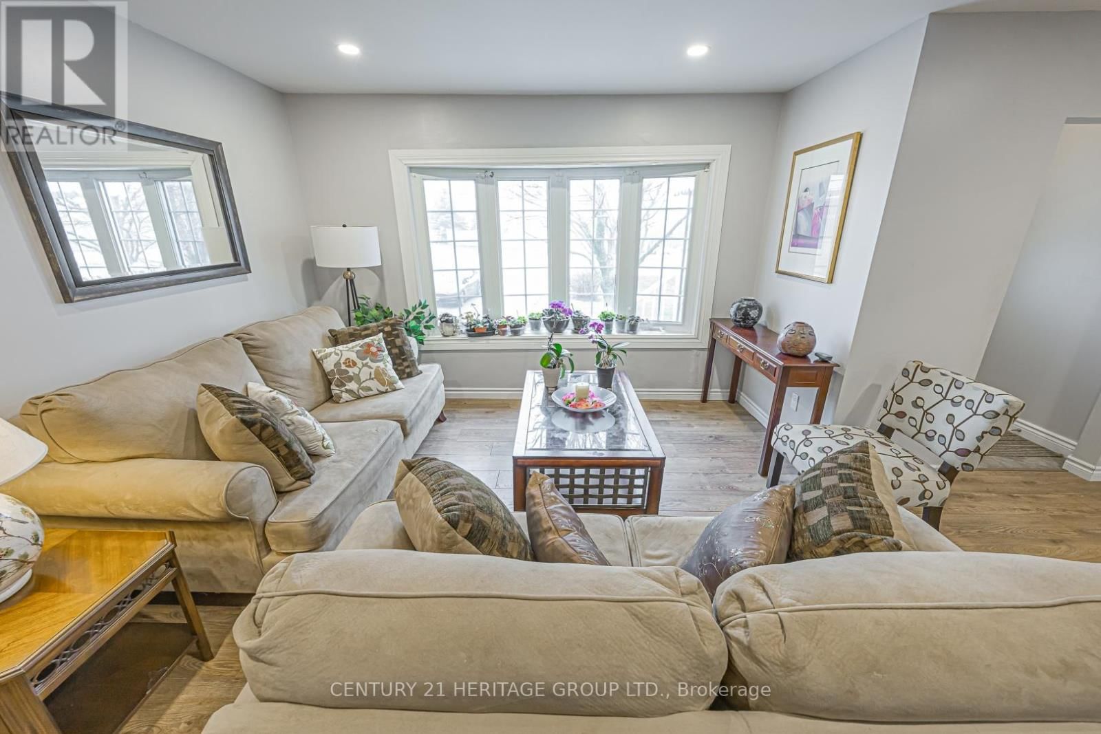 1059 GORHAM STREET Image 15