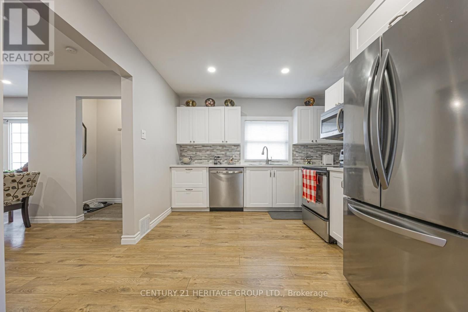 1059 GORHAM STREET Image 19