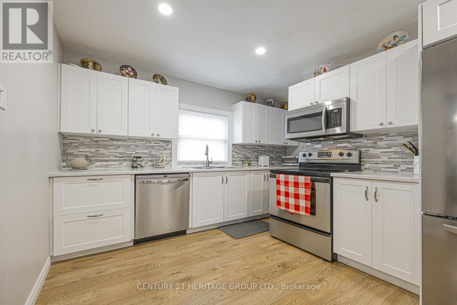 1059 GORHAM STREET Image 20