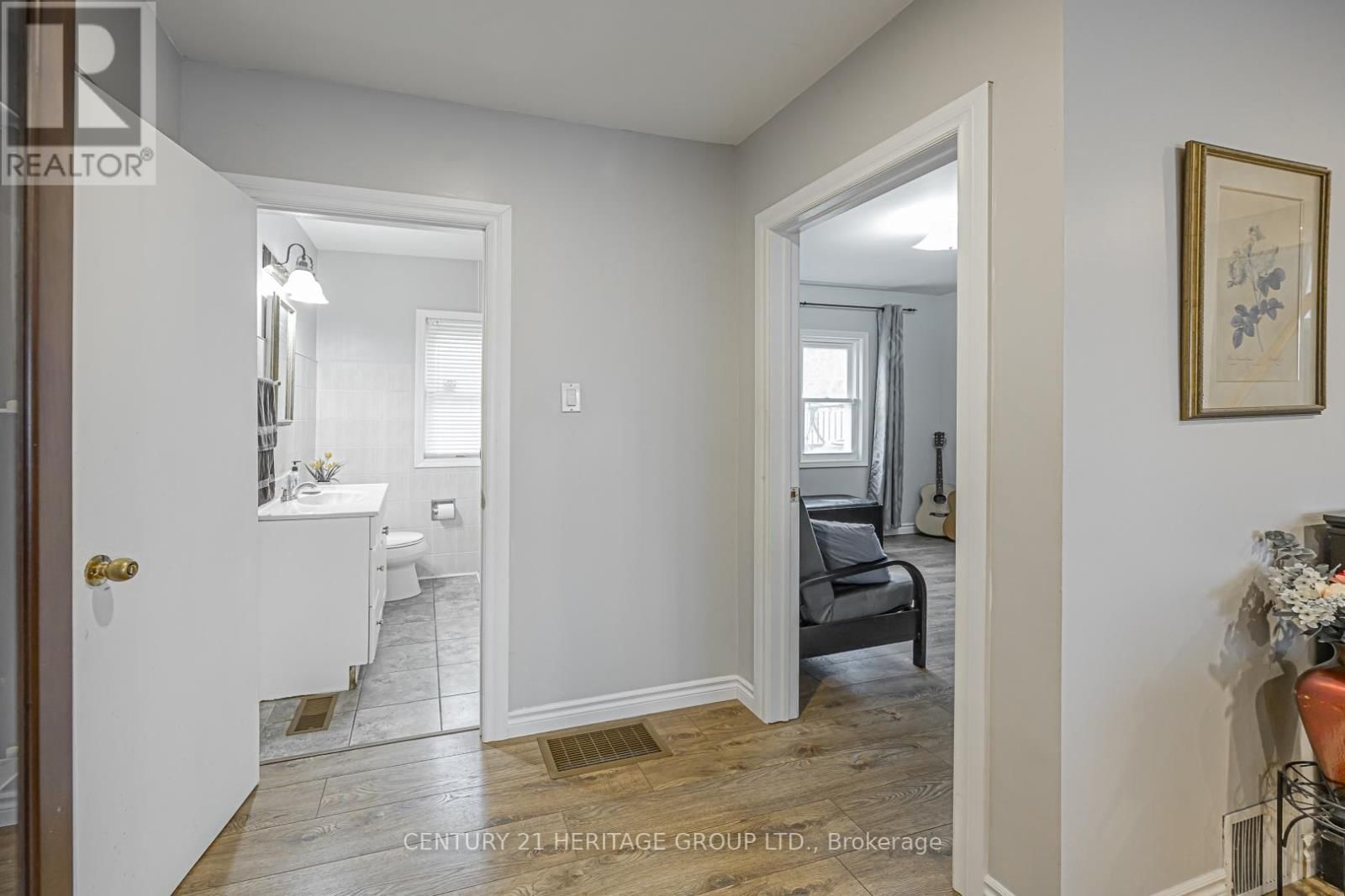 1059 GORHAM STREET Image 27