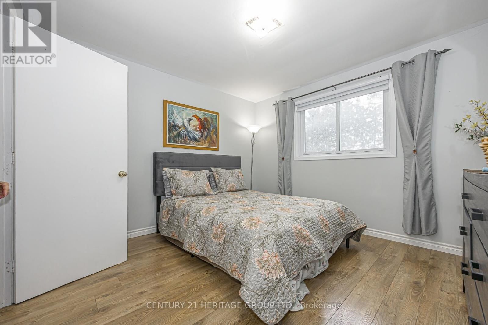 1059 GORHAM STREET Image 32