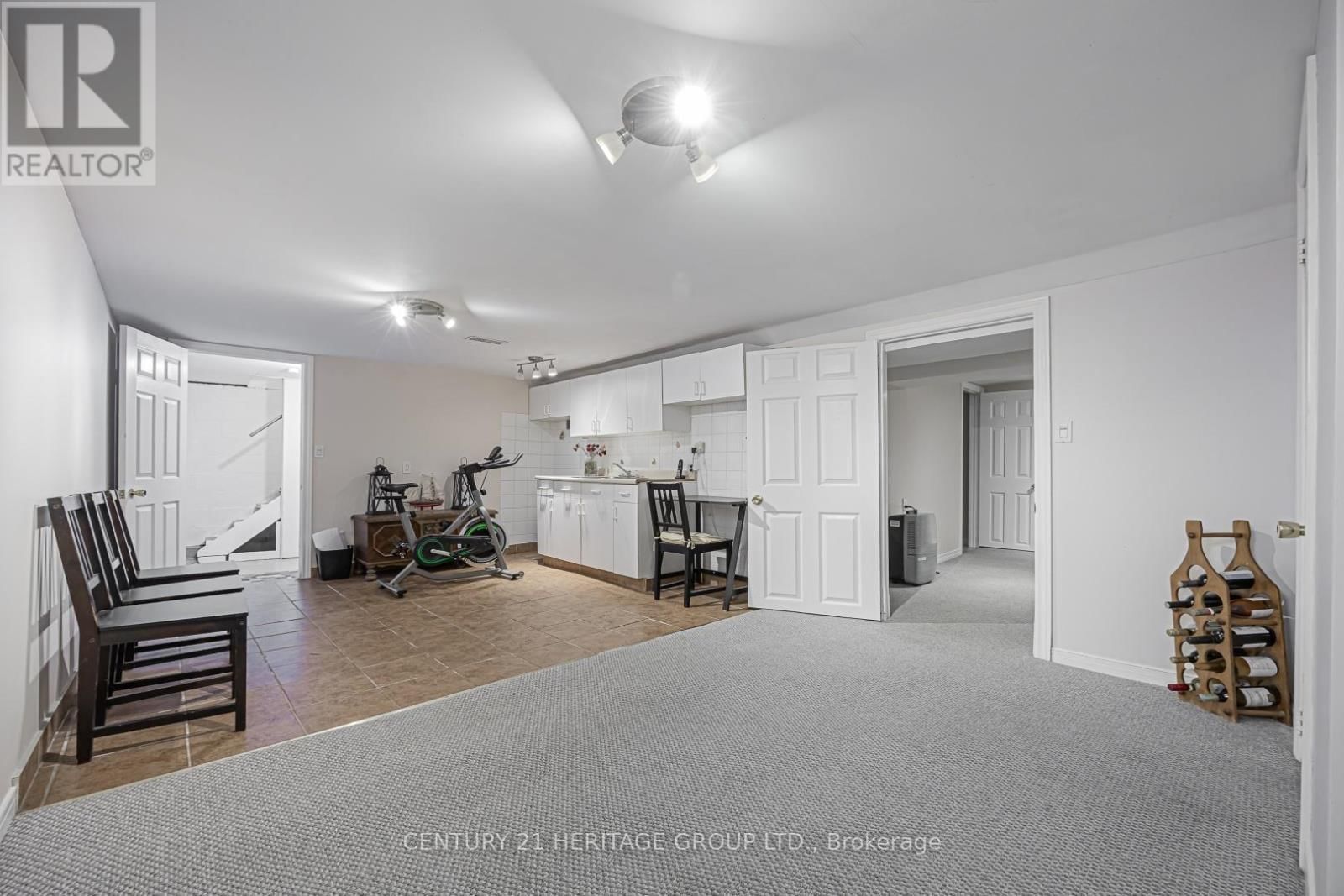 1059 GORHAM STREET Image 37