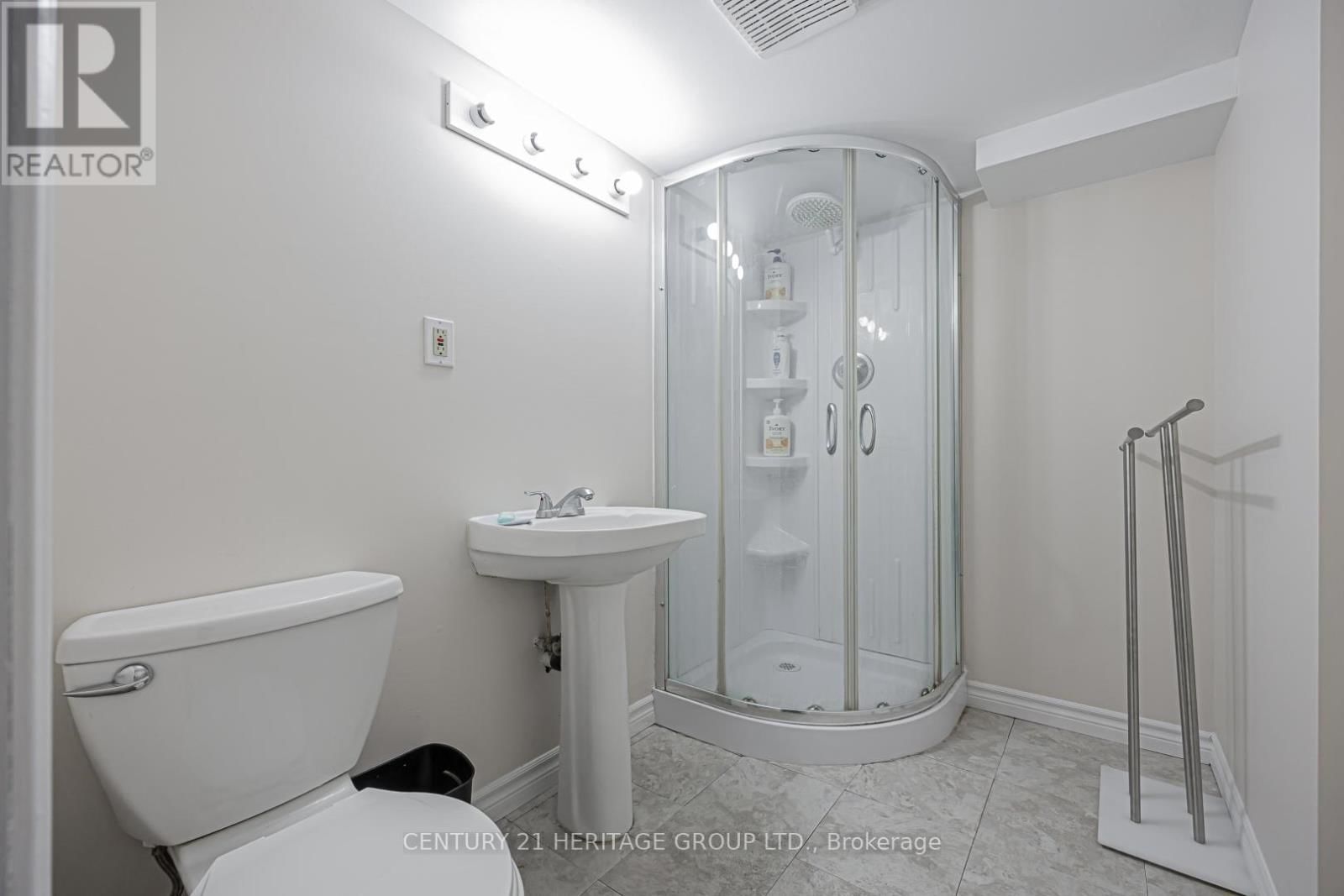 1059 GORHAM STREET Image 40