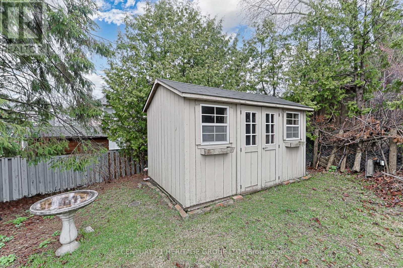 1059 GORHAM STREET Image 44