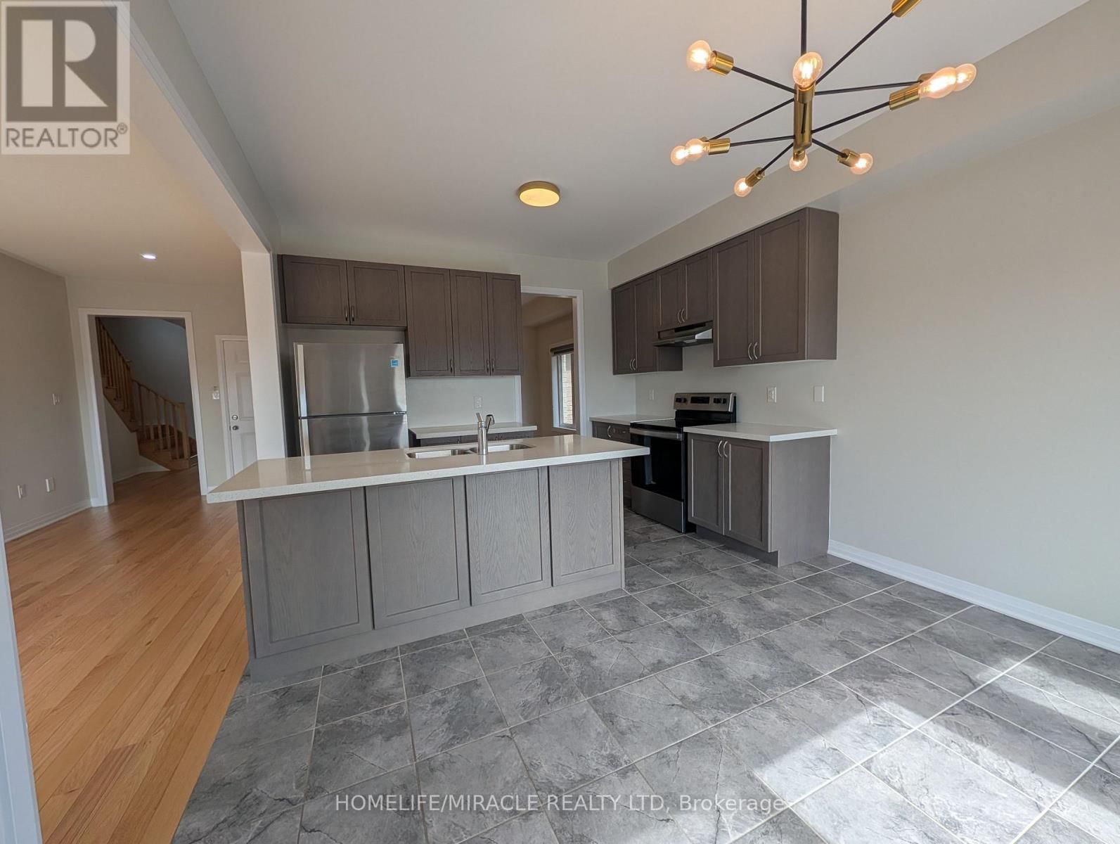 1285 BRODERICK STREET Image 11