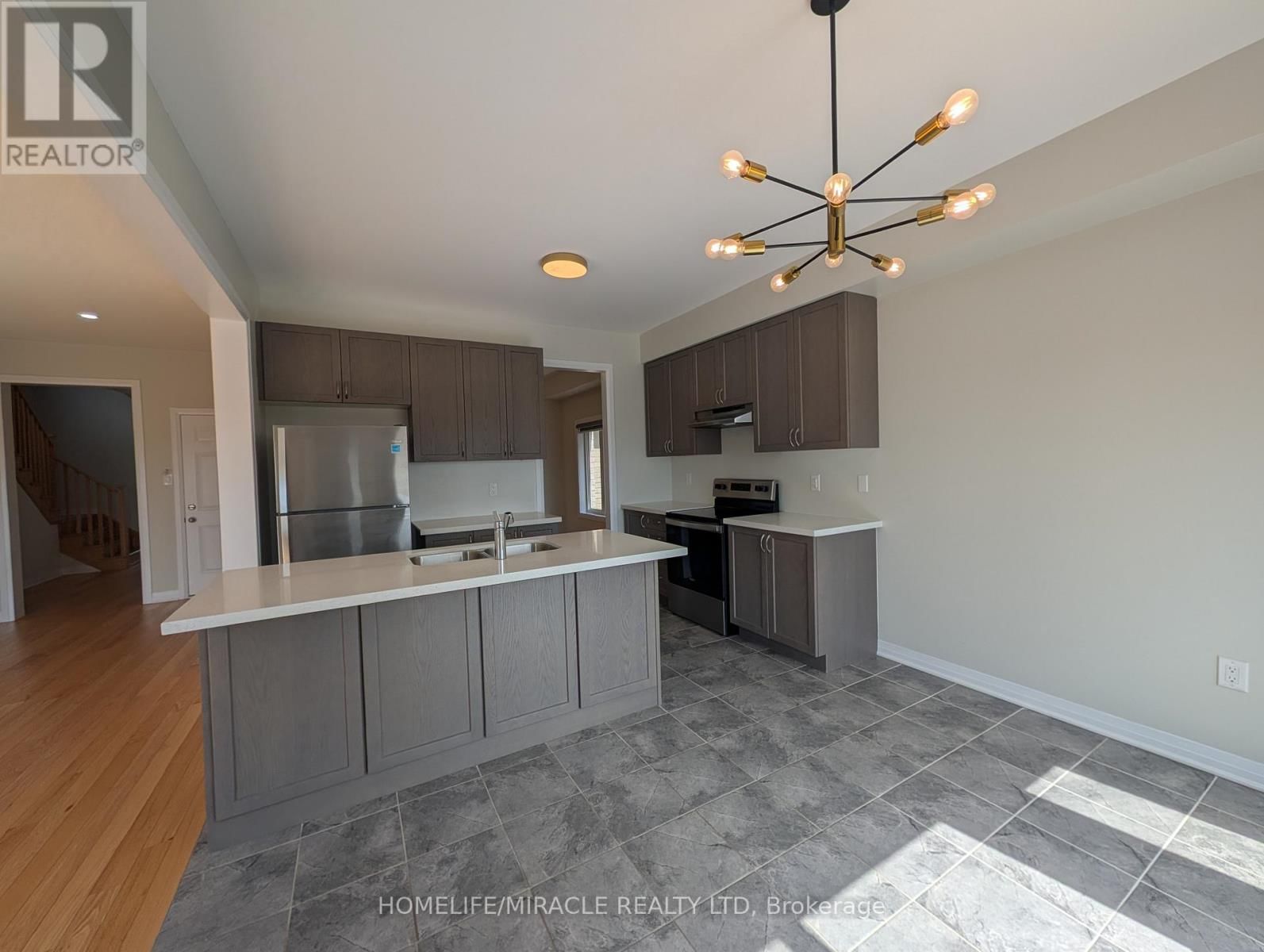 1285 BRODERICK STREET Image 12