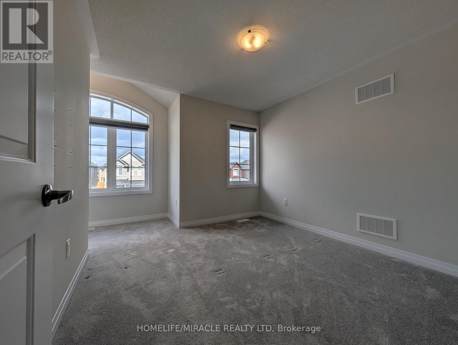 1285 BRODERICK STREET Image 20