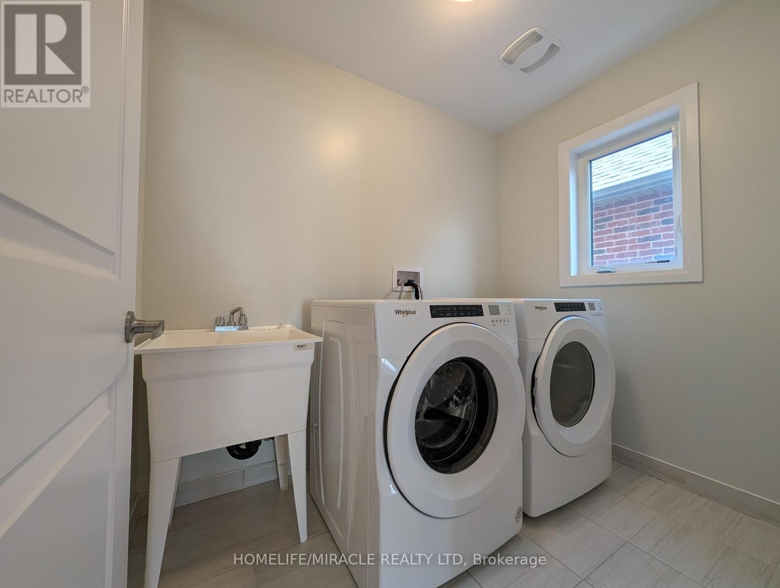 1285 BRODERICK STREET Image 23