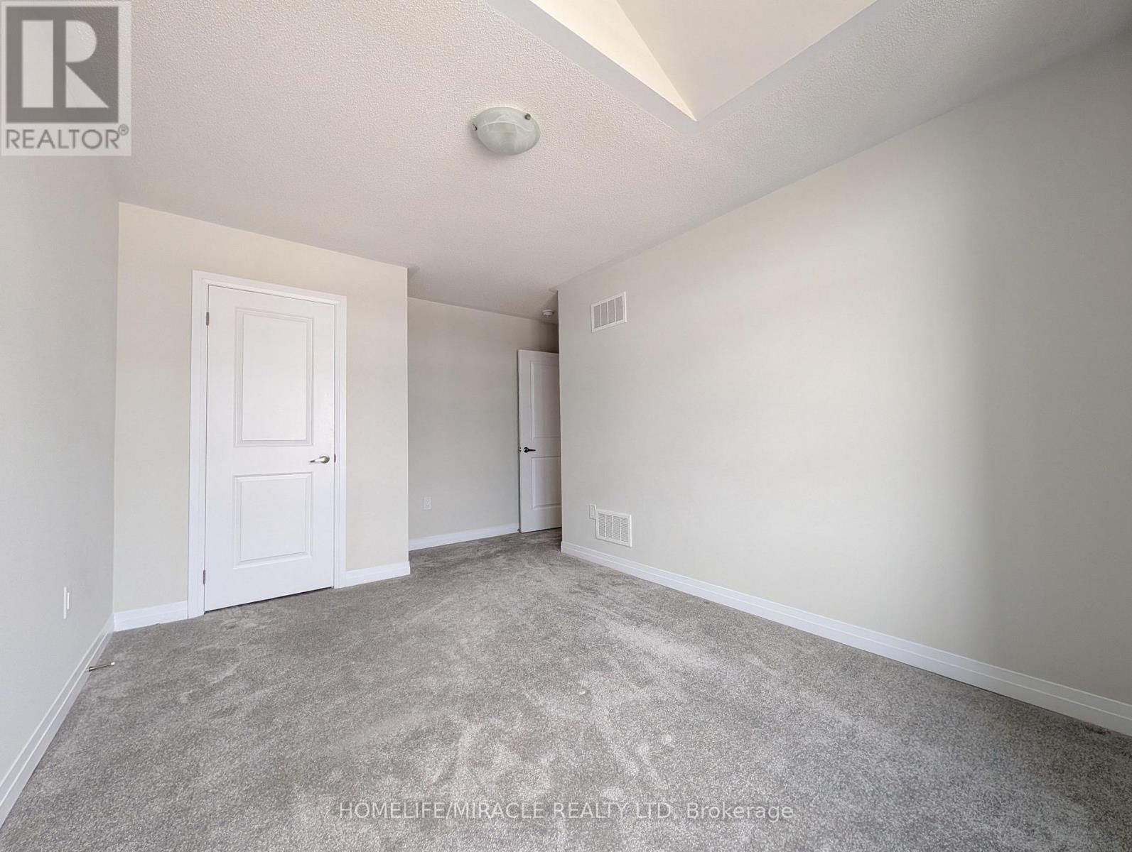 1285 BRODERICK STREET Image 26